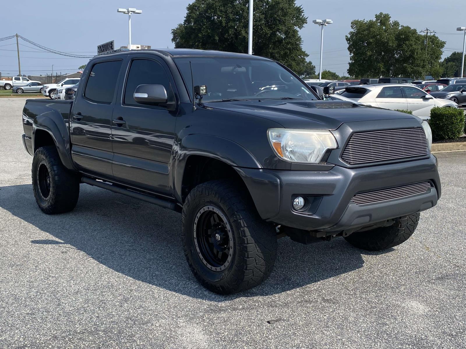 Magnetic Gray Metallic 2015 Toyota Tacoma Pickup Truck Four-Wheel Drive 5-Speed Automatic