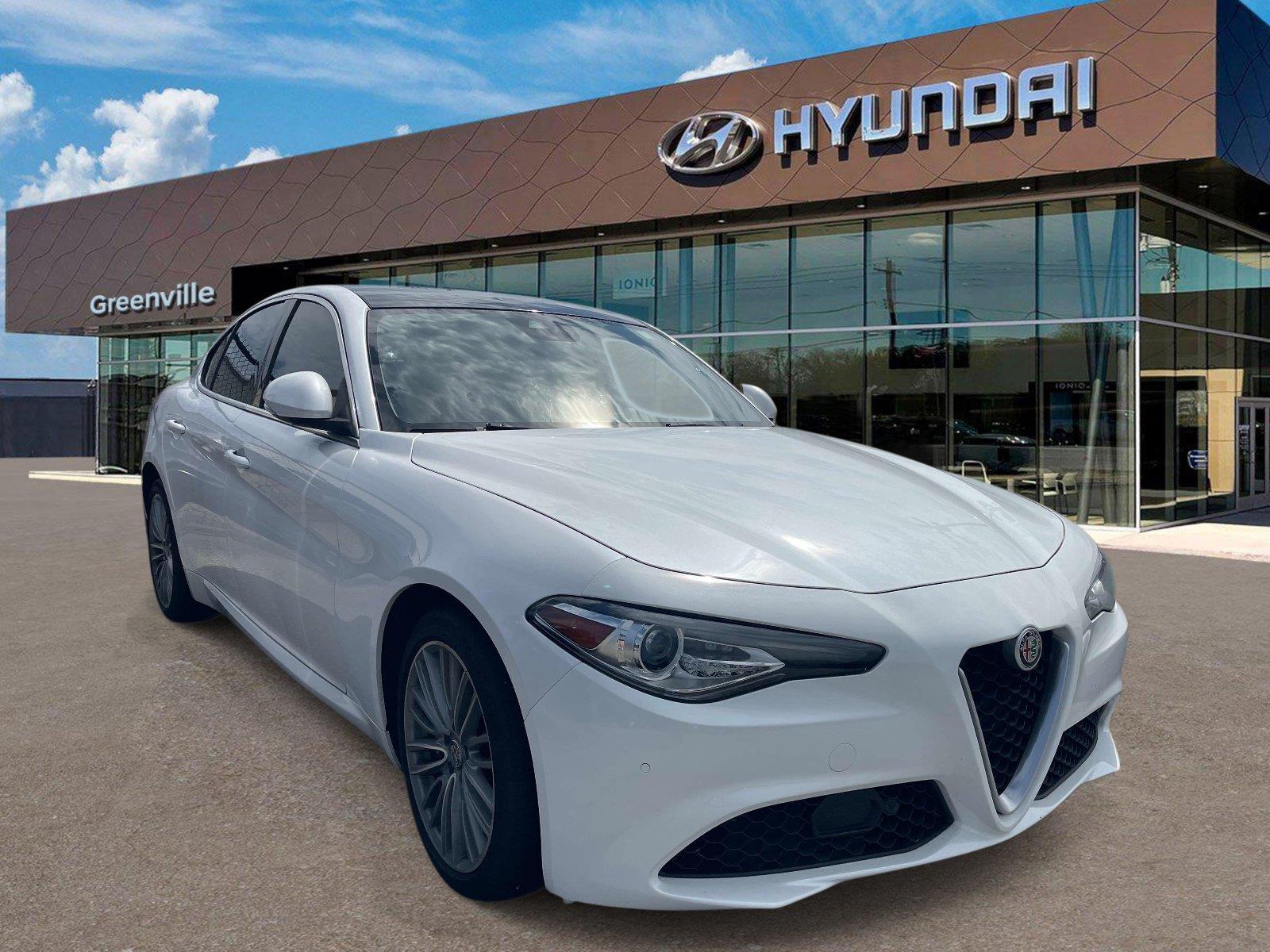Trofeo White Tri-Coat 2017 Alfa Romeo Giulia Sedan All-Wheel Drive Automatic