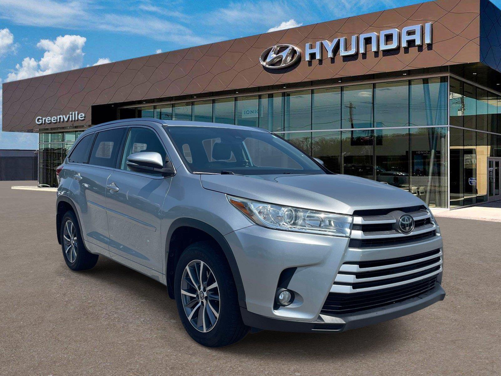 Celestial Silver Metallic 2018 Toyota Highlander SUV / Crossover All-Wheel Drive 8-Speed Automatic