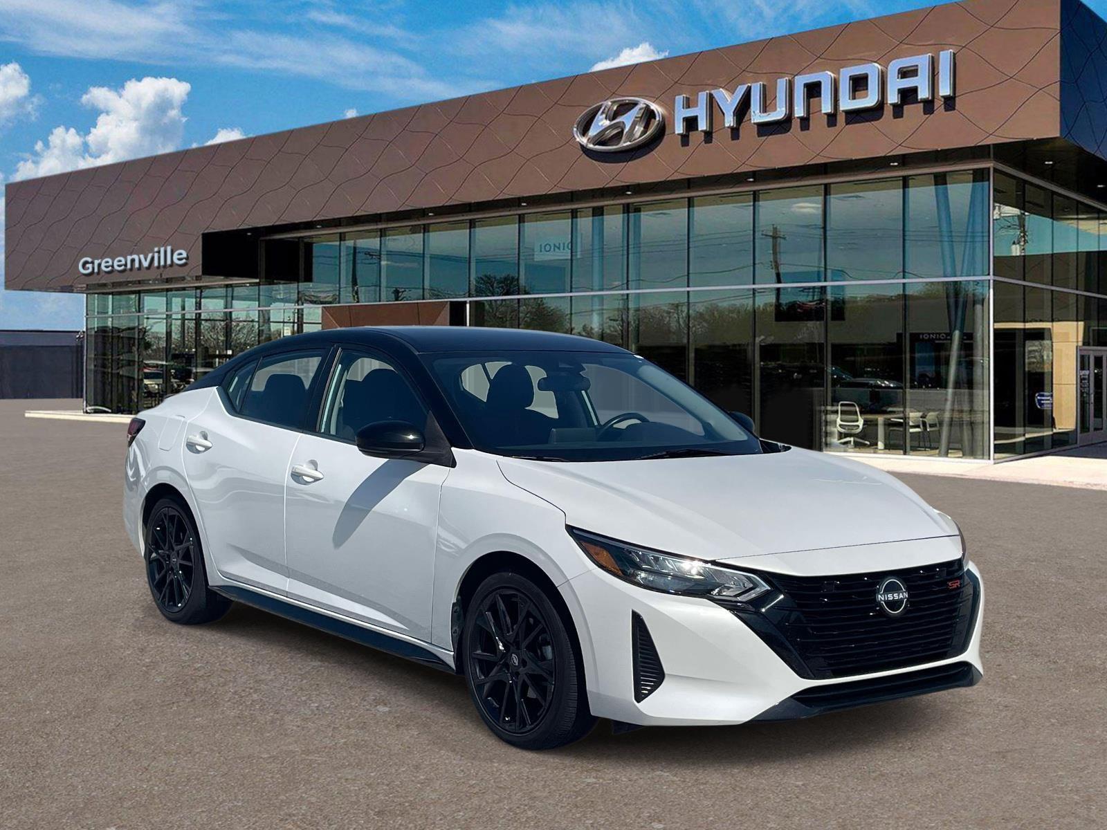 Aspen White Tricoat/Super Black 2025 Nissan Sentra Sedan Front-Wheel Drive Continuously Variable Transmission