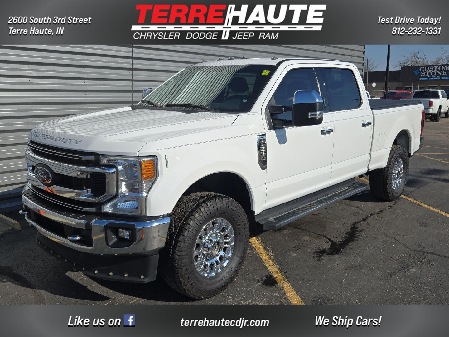 Oxford White 2022 Ford F-350 Super Duty XLT Crew Cab 4WD Pickup Truck Four-Wheel Drive Automatic