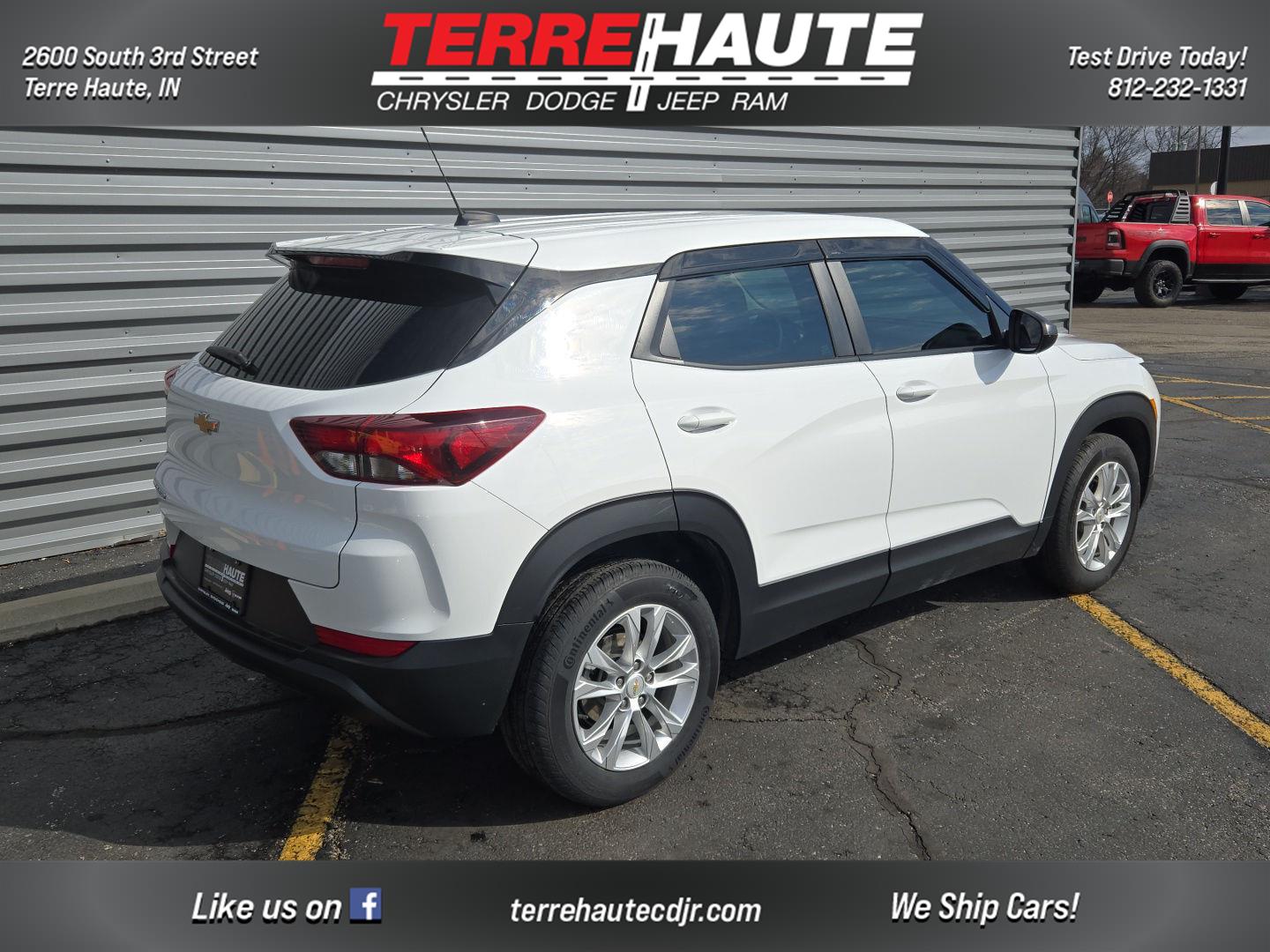 View vehicle photo 5