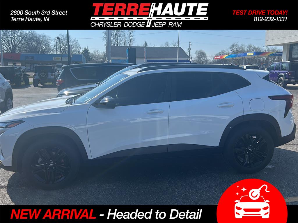 View vehicle photo 4