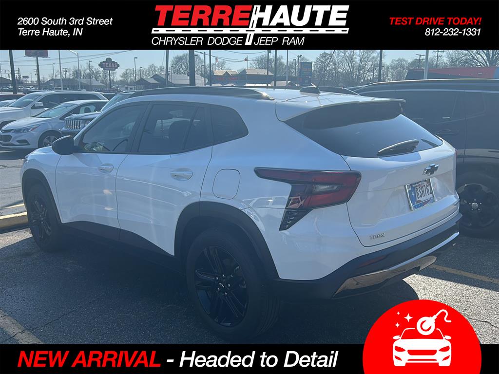 View vehicle photo 5