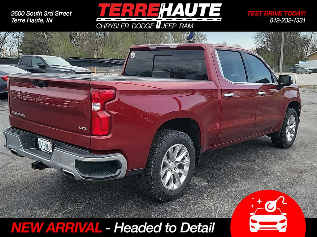 View vehicle photo 4