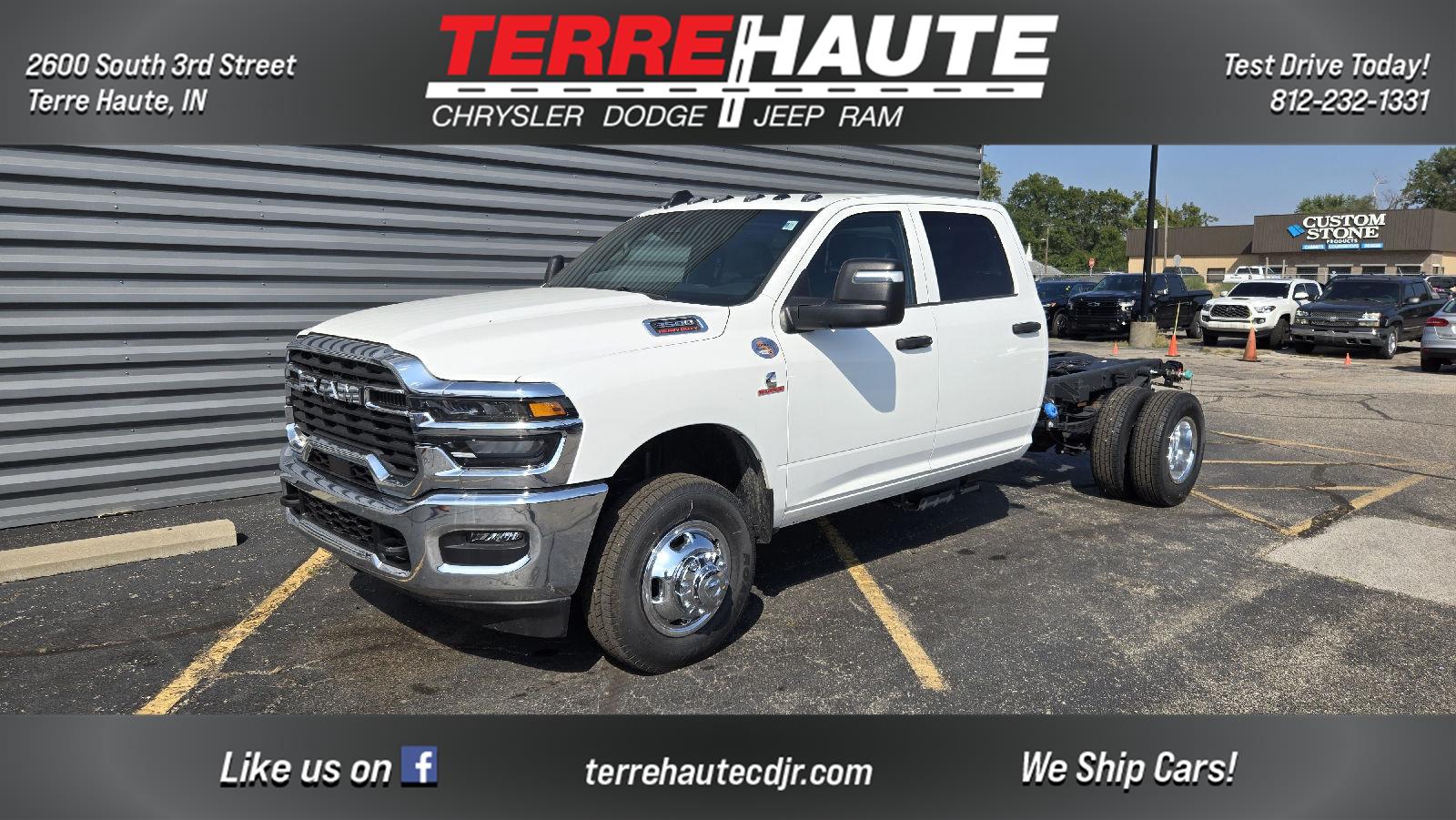 Bright White Clearcoat 2026 RAM 3500 Chassis Pickup Truck Four-Wheel Drive 8-Speed Automatic