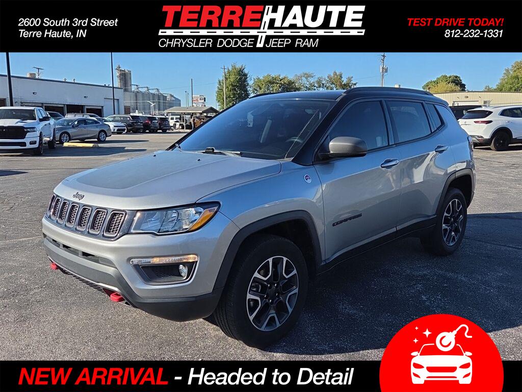 Billet Silver Metallic Clearcoat 2019 Jeep Compass SUV / Crossover Four-Wheel Drive 9-Speed Automatic