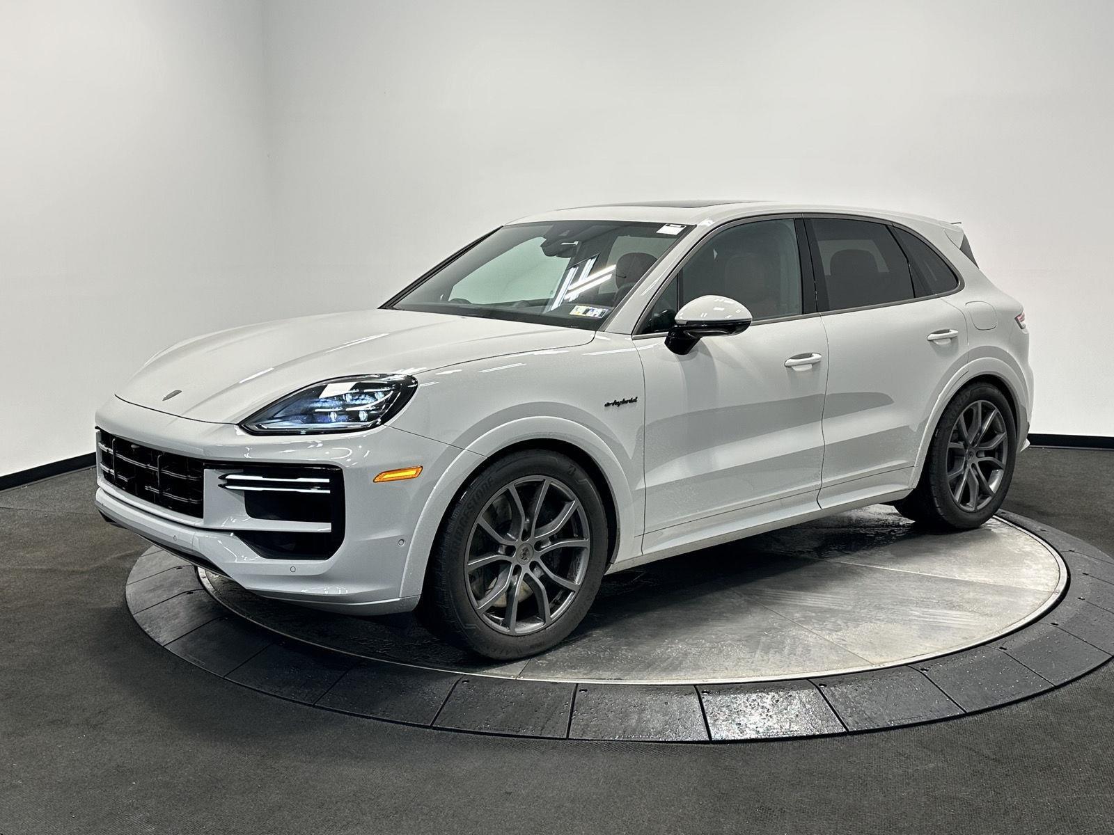 Chalk 2025 Porsche Cayenne SUV / Crossover All-Wheel Drive Automatic