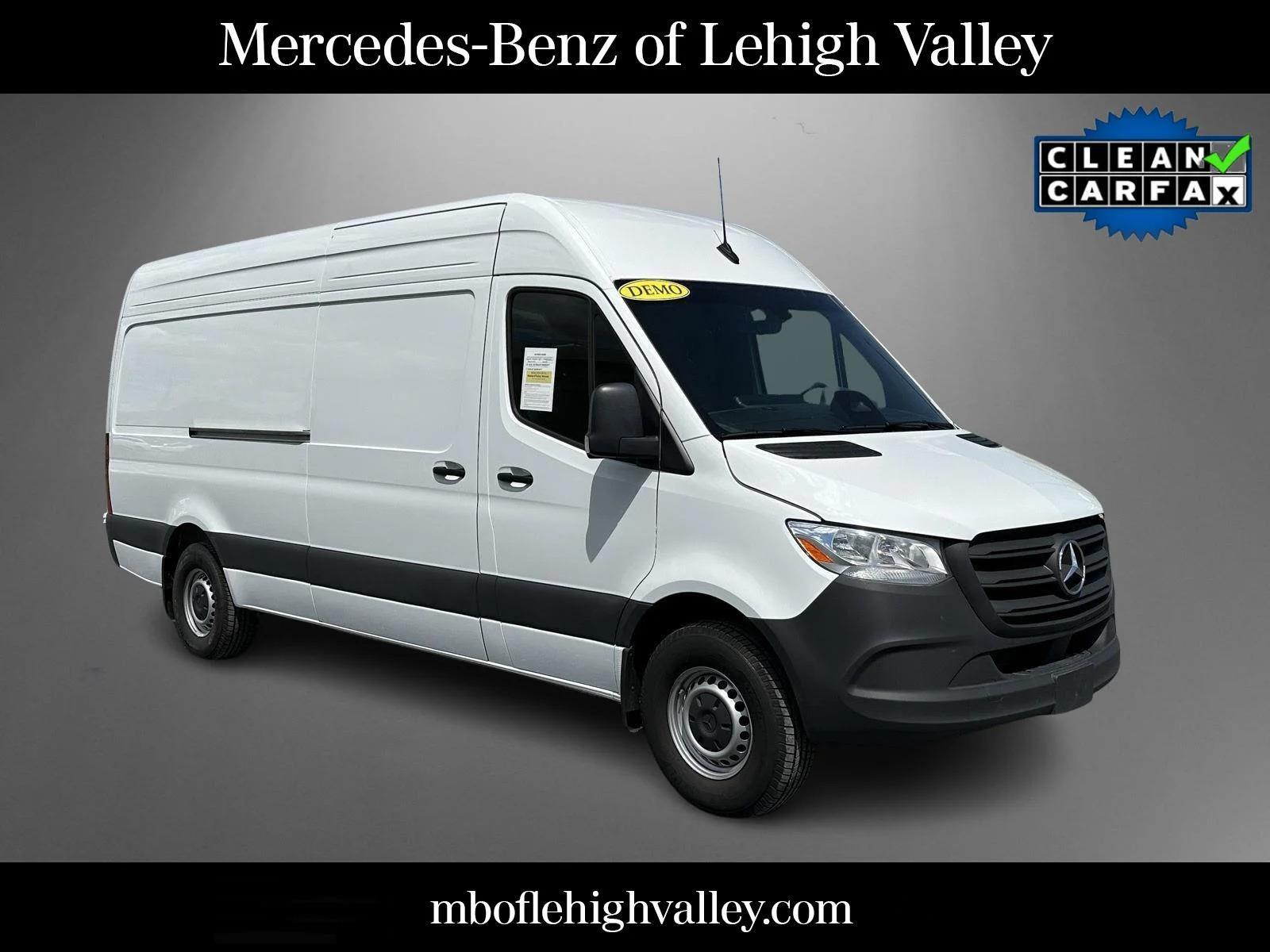 Arctic White 2026 Mercedes-Benz Sprinter Cargo Van Rear-Wheel Drive Automatic