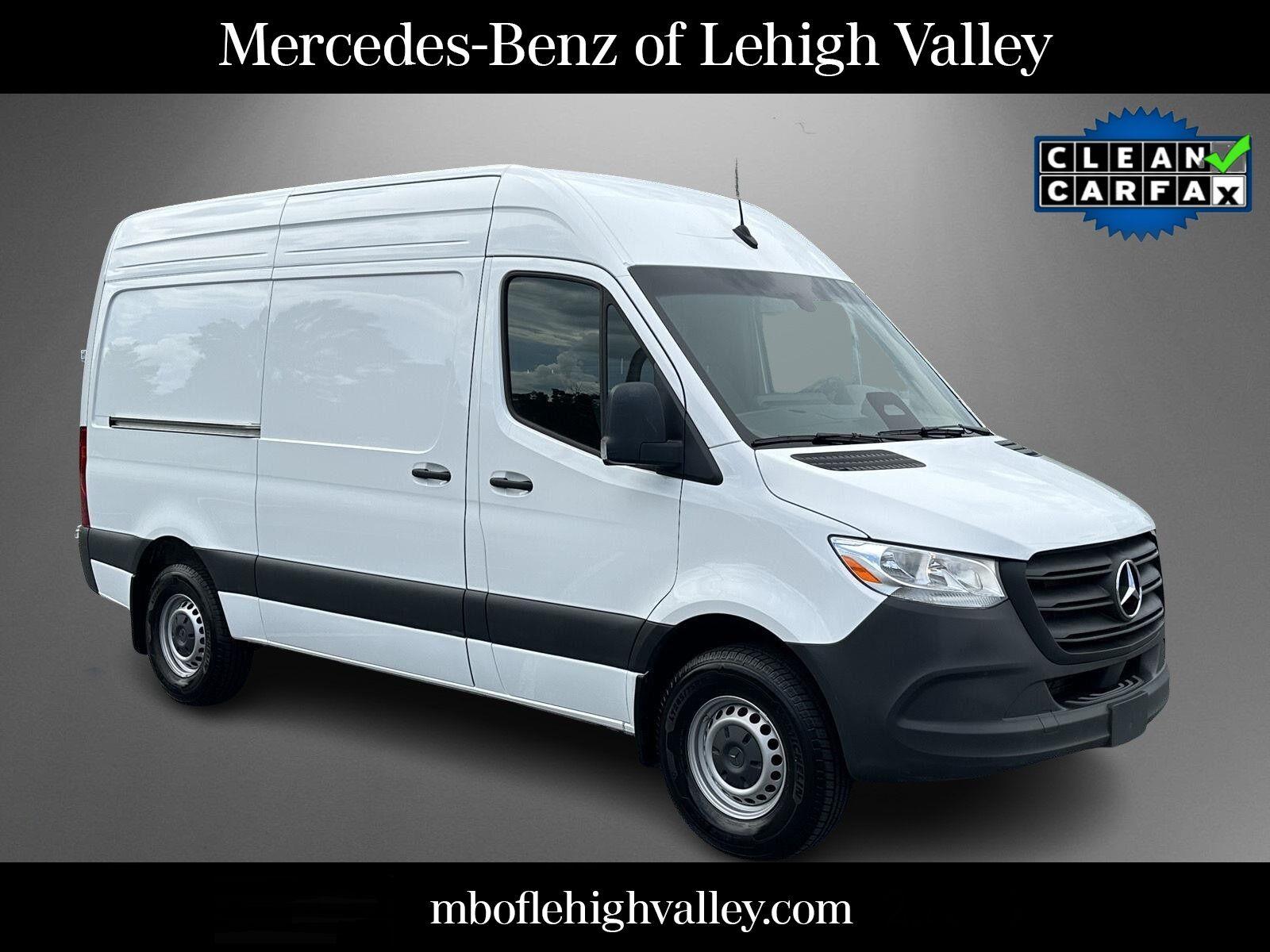 Arctic White 2026 Mercedes-Benz Sprinter Cargo Van Rear-Wheel Drive Automatic