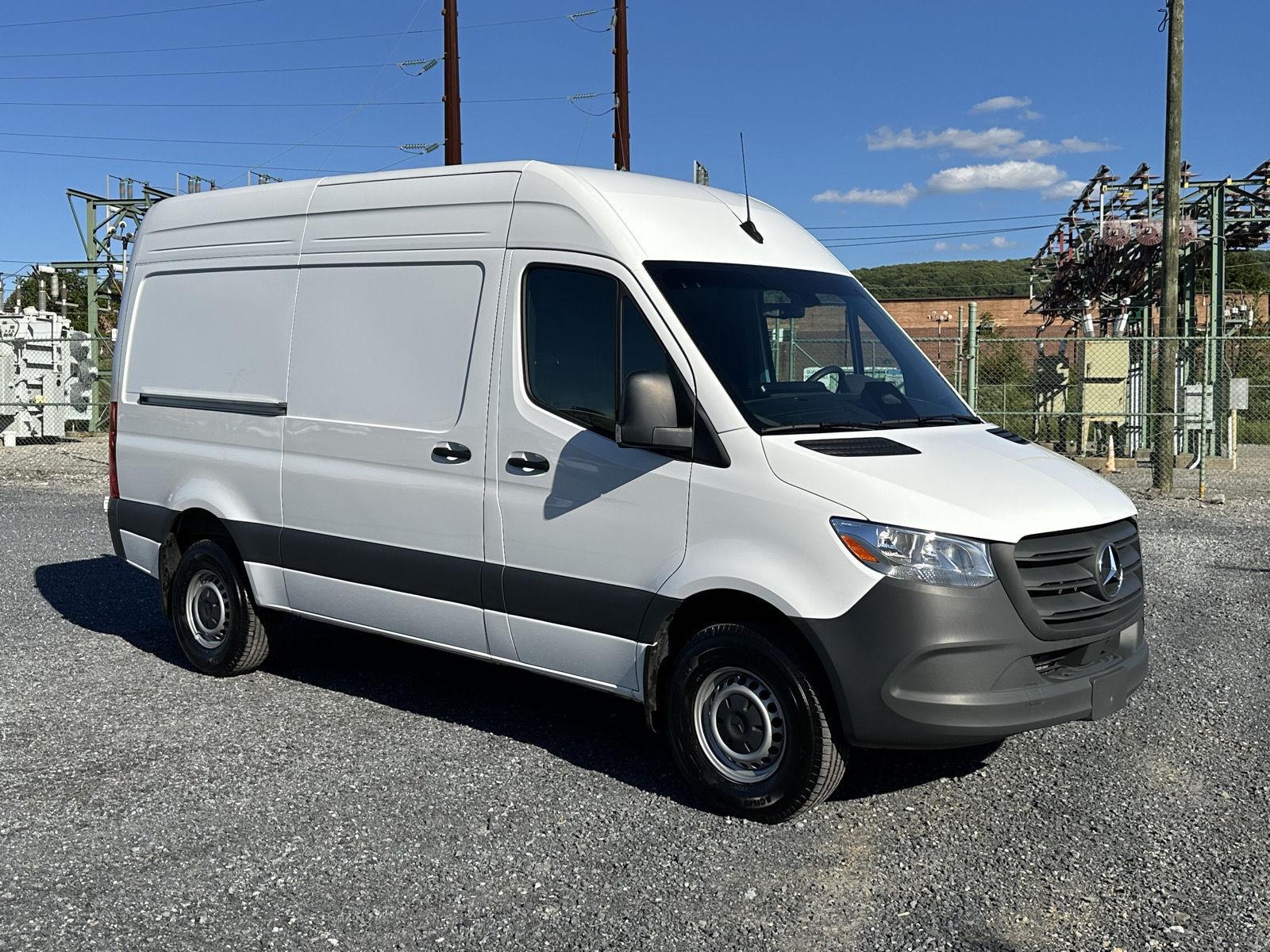 Arctic White 2025 Mercedes-Benz Sprinter Cargo Van Rear-Wheel Drive Automatic