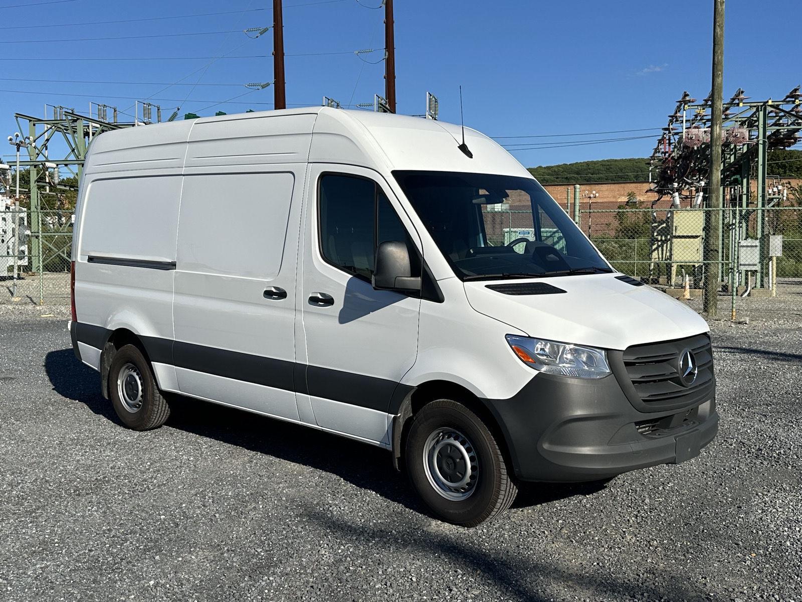 Arctic White 2026 Mercedes-Benz Sprinter Cargo Van Rear-Wheel Drive Automatic