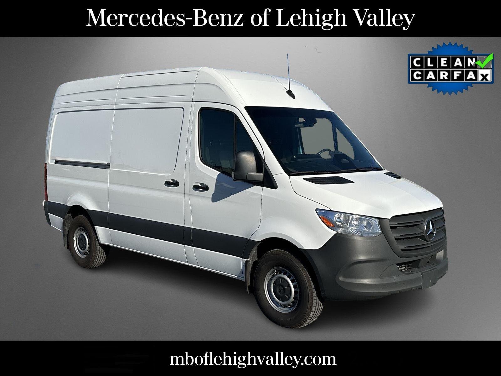 Arctic White 2026 Mercedes-Benz Sprinter Cargo Van Rear-Wheel Drive Automatic