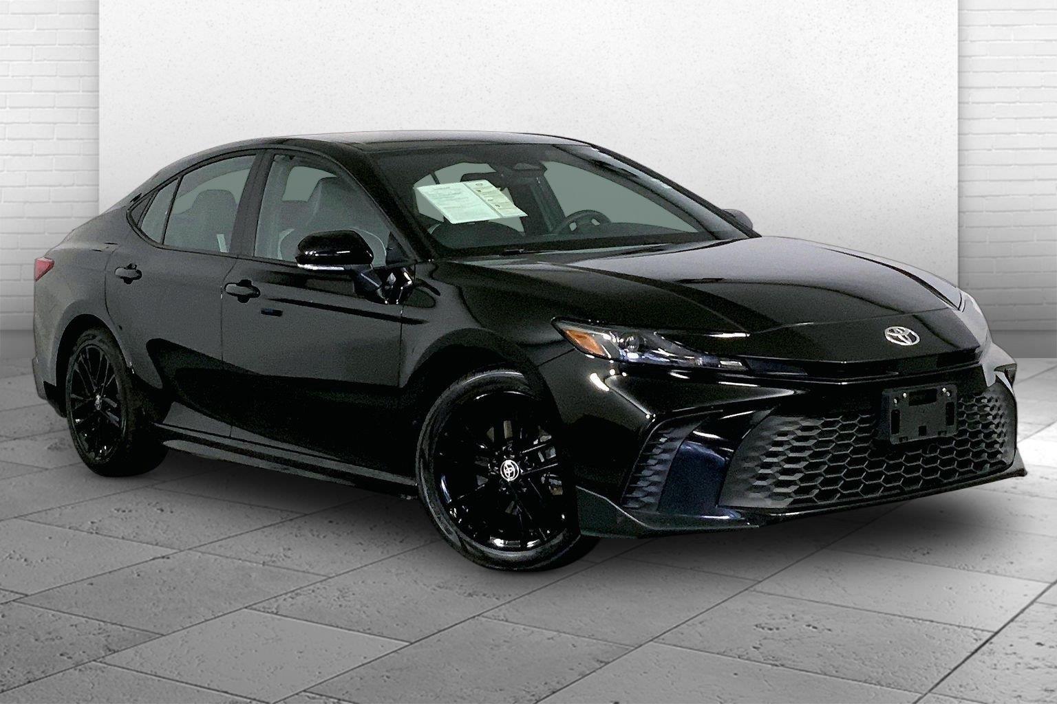  2025 Toyota Camry SE FWD   