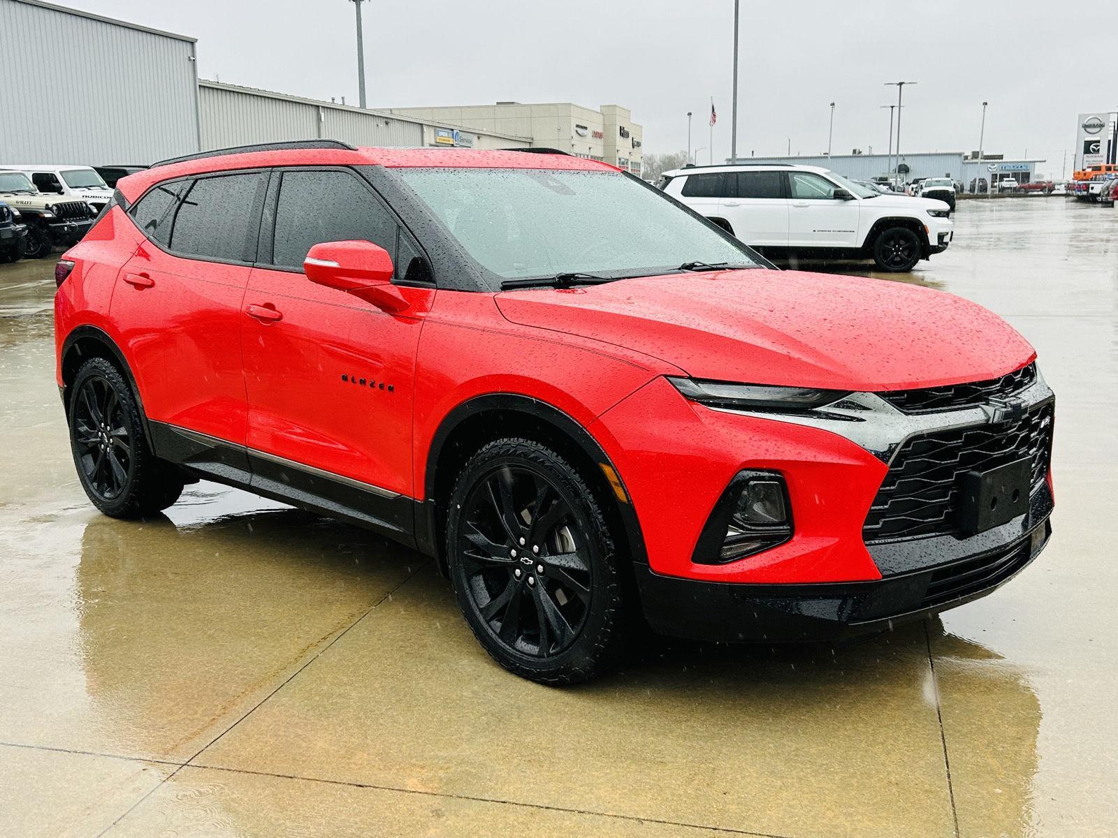 View vehicle photo 2