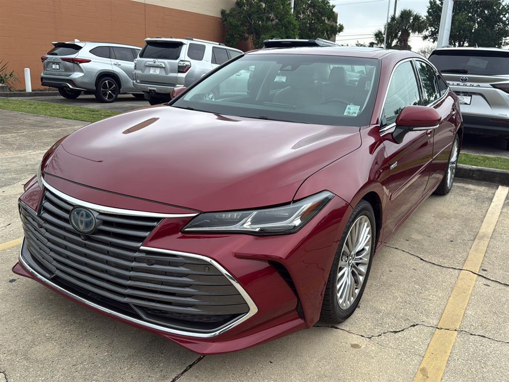 2019 Toyota Avalon Hybrid Limited FWD