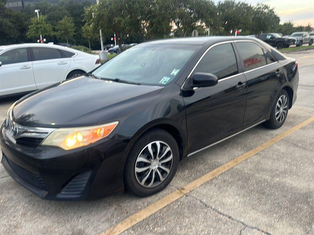 Attitude Black Metallic 2014 Toyota Camry Sedan Front-Wheel Drive Automatic