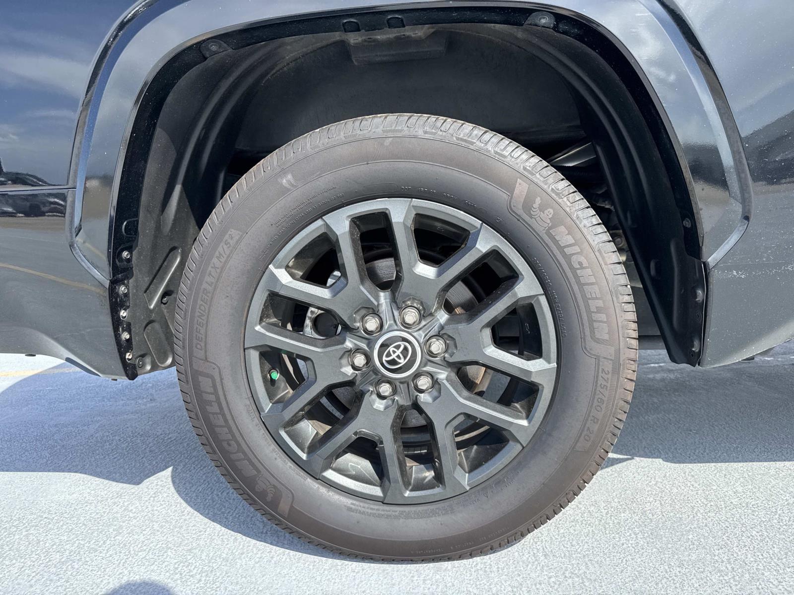 View vehicle photo 7