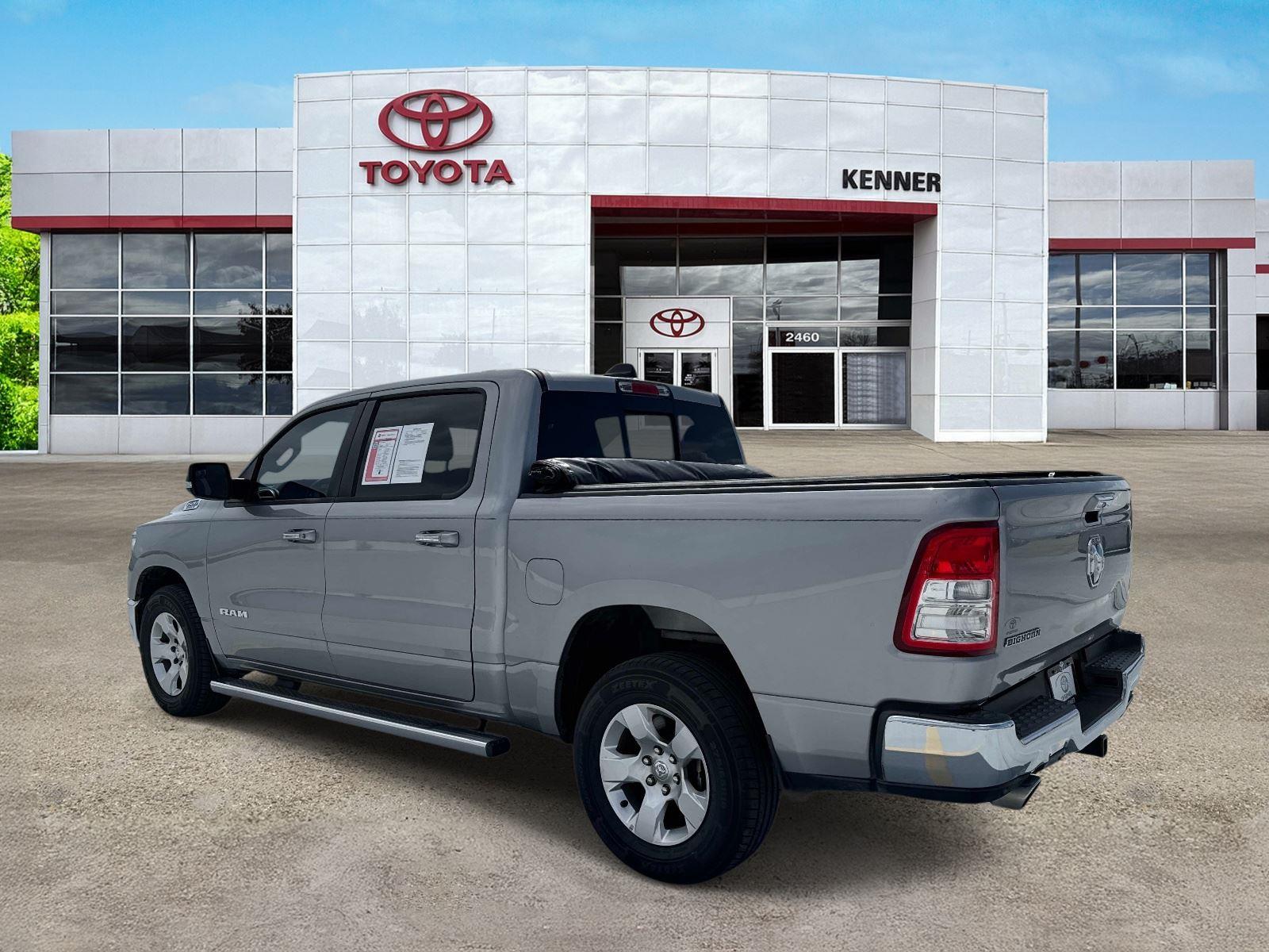 View vehicle photo 4