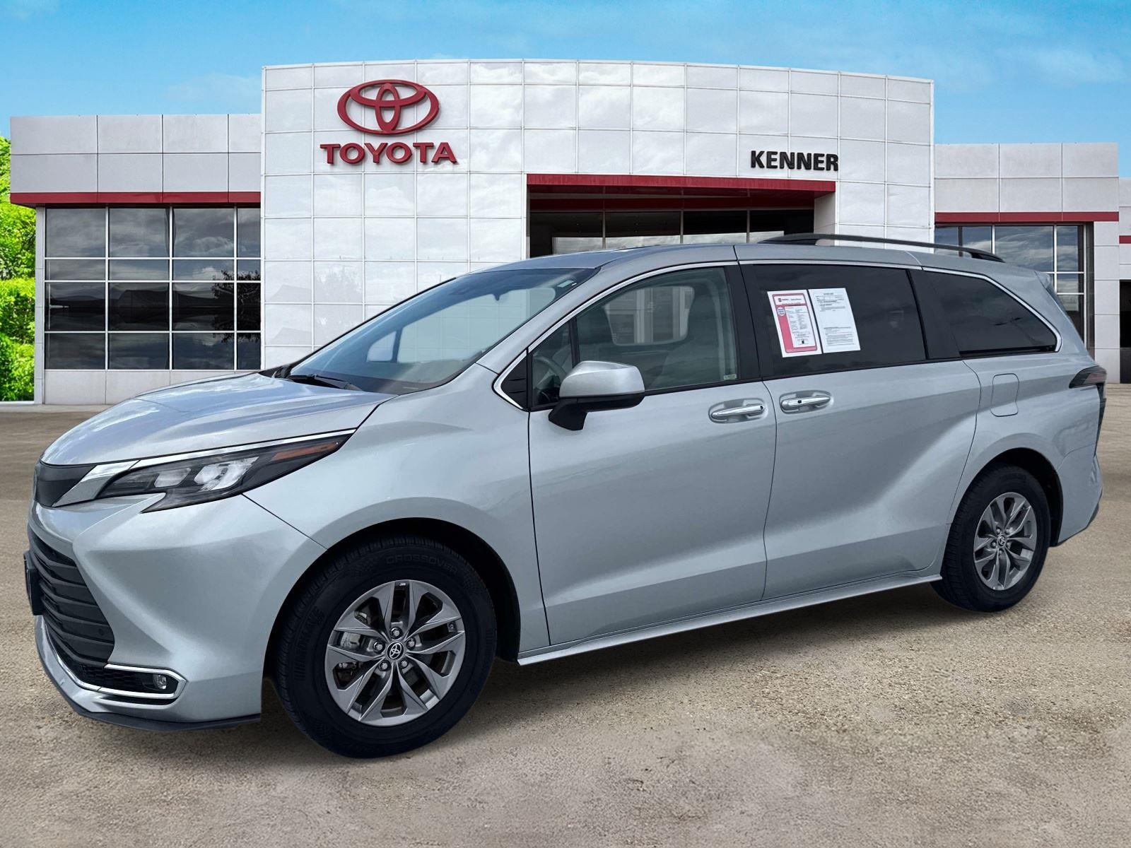 View vehicle photo 3