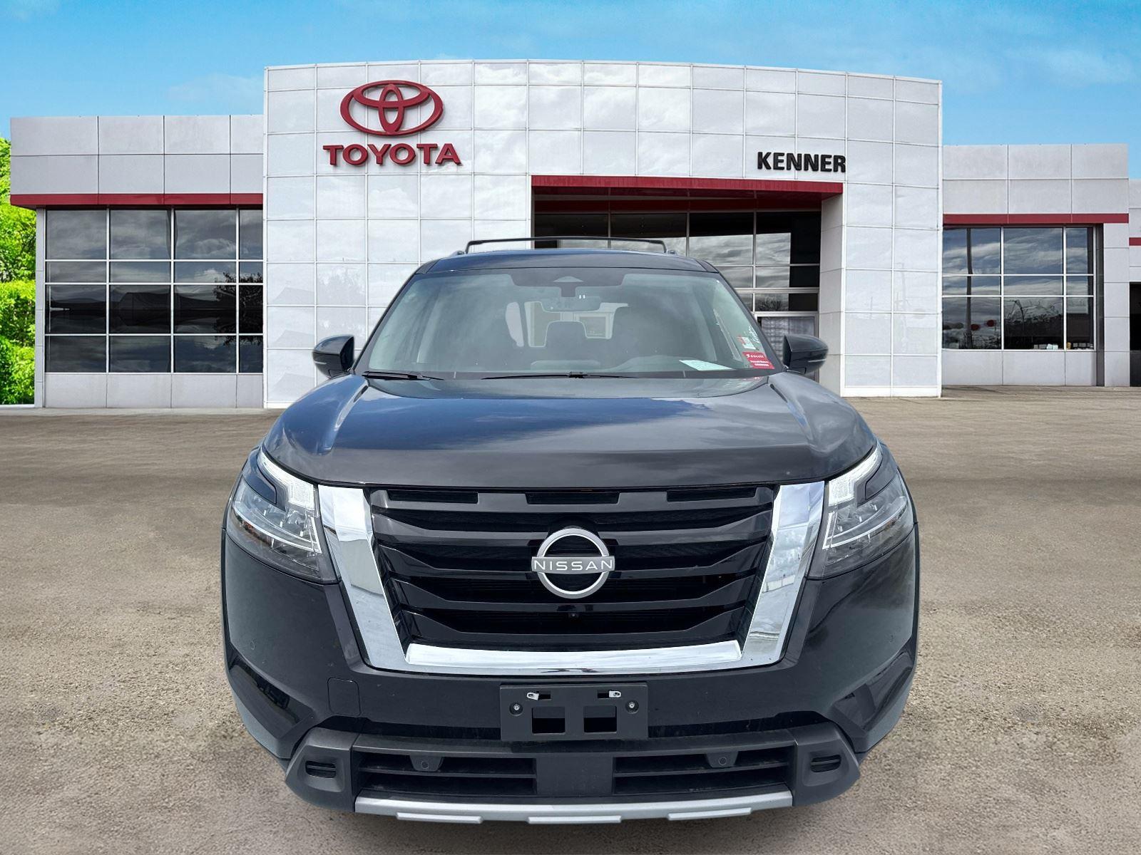 View vehicle photo 2