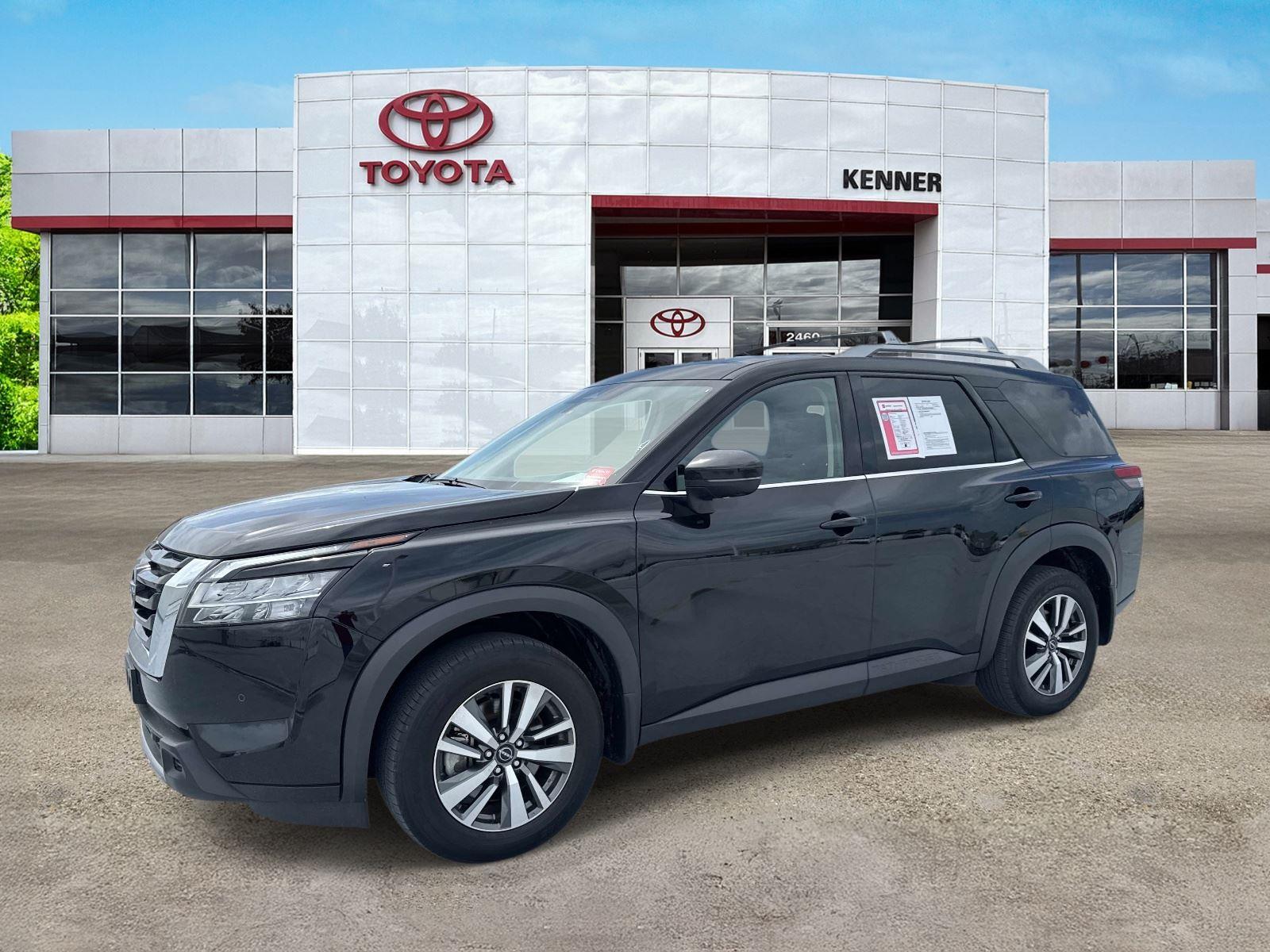 View vehicle photo 3