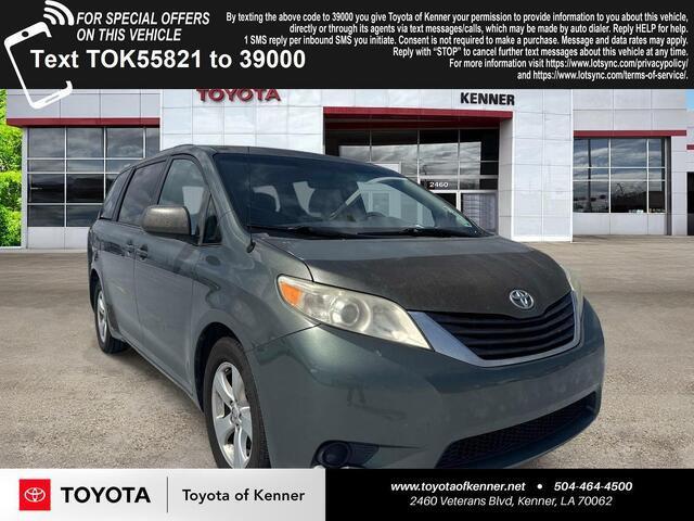 2014 Toyota Sienna LE 7-Passenger Auto Access Seat
