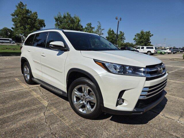 Used 2018 Blizzard Pearl Toyota Limited image 3