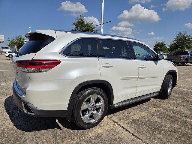 Used 2018 Blizzard Pearl Toyota Limited image 4