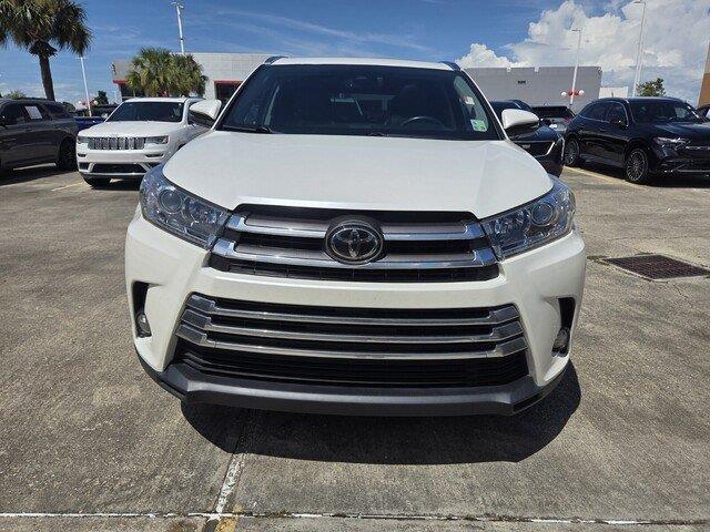 Used 2018 Blizzard Pearl Toyota Limited image 8