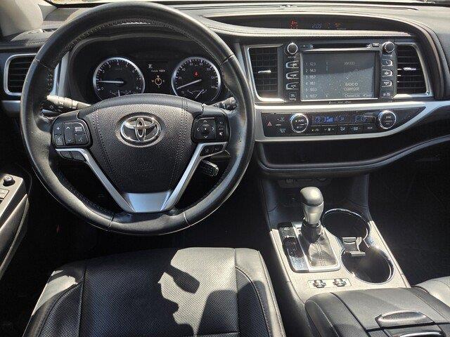 Used 2018 Blizzard Pearl Toyota Limited image 22