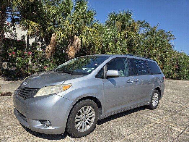 2016 Toyota Sienna XLE