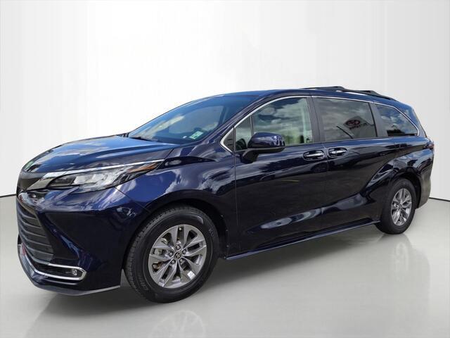 2023 Toyota Sienna XLE