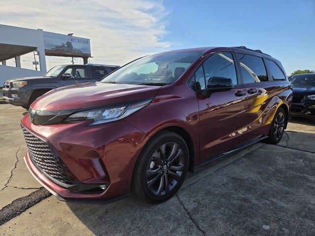 2026 Toyota Sienna XSE 7-Passenger FWD