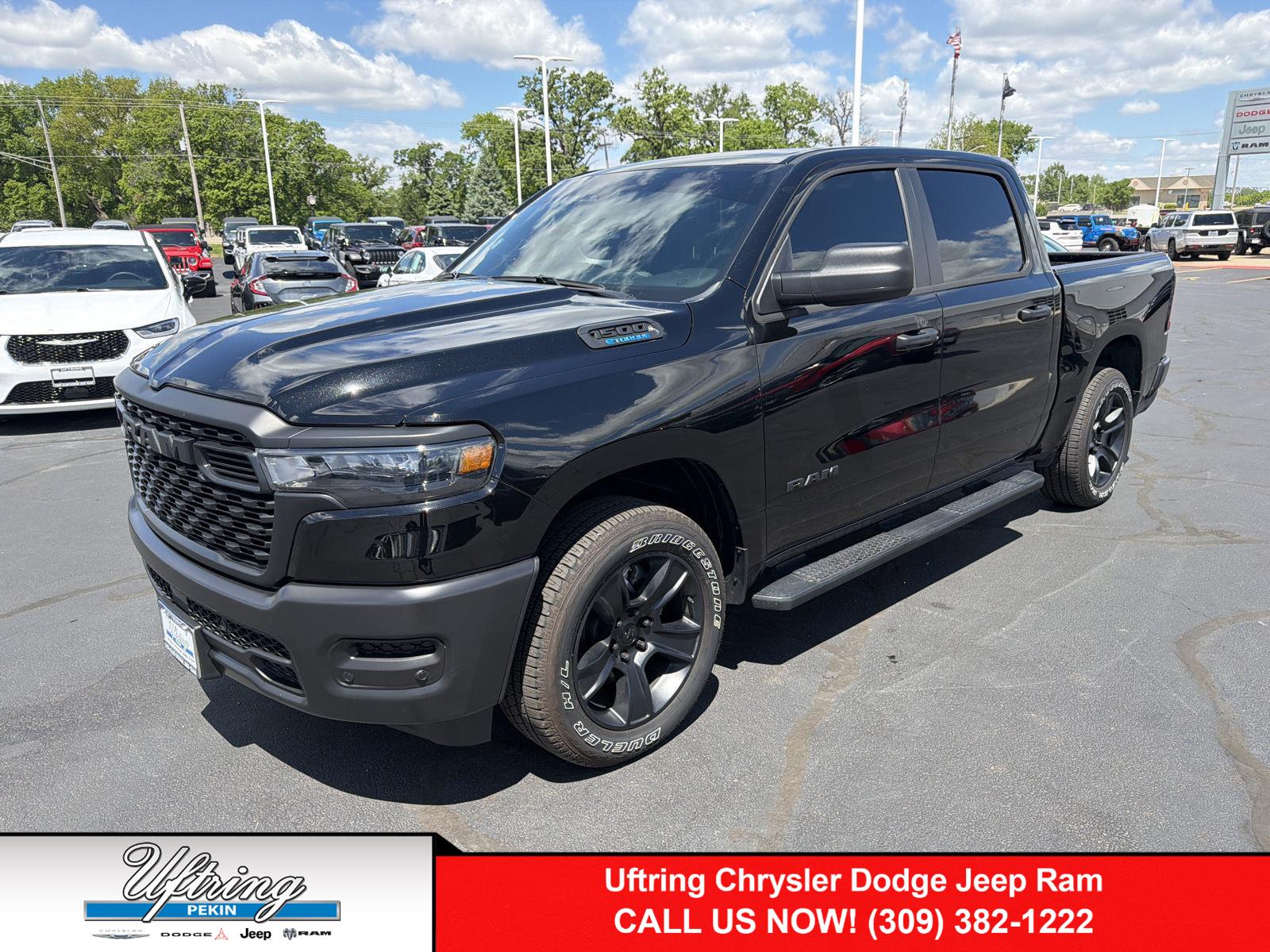 Diamond Black Crystal Pearlcoat 2025 RAM 1500 Pickup Truck Four-Wheel Drive 8-Speed Automatic