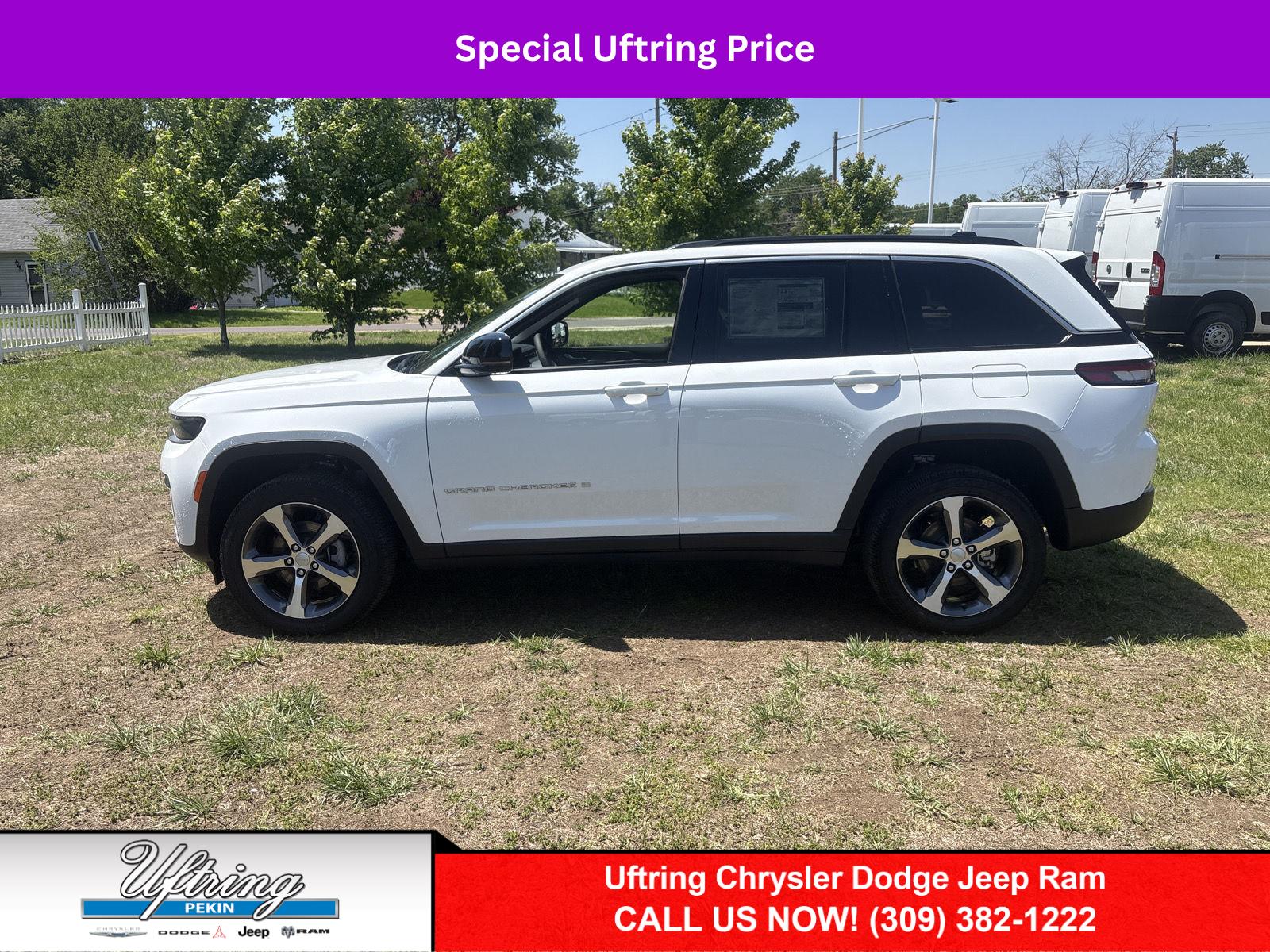 Bright White Clearcoat 2026 Jeep Grand Cherokee SUV / Crossover Four-Wheel Drive 8-Speed Automatic