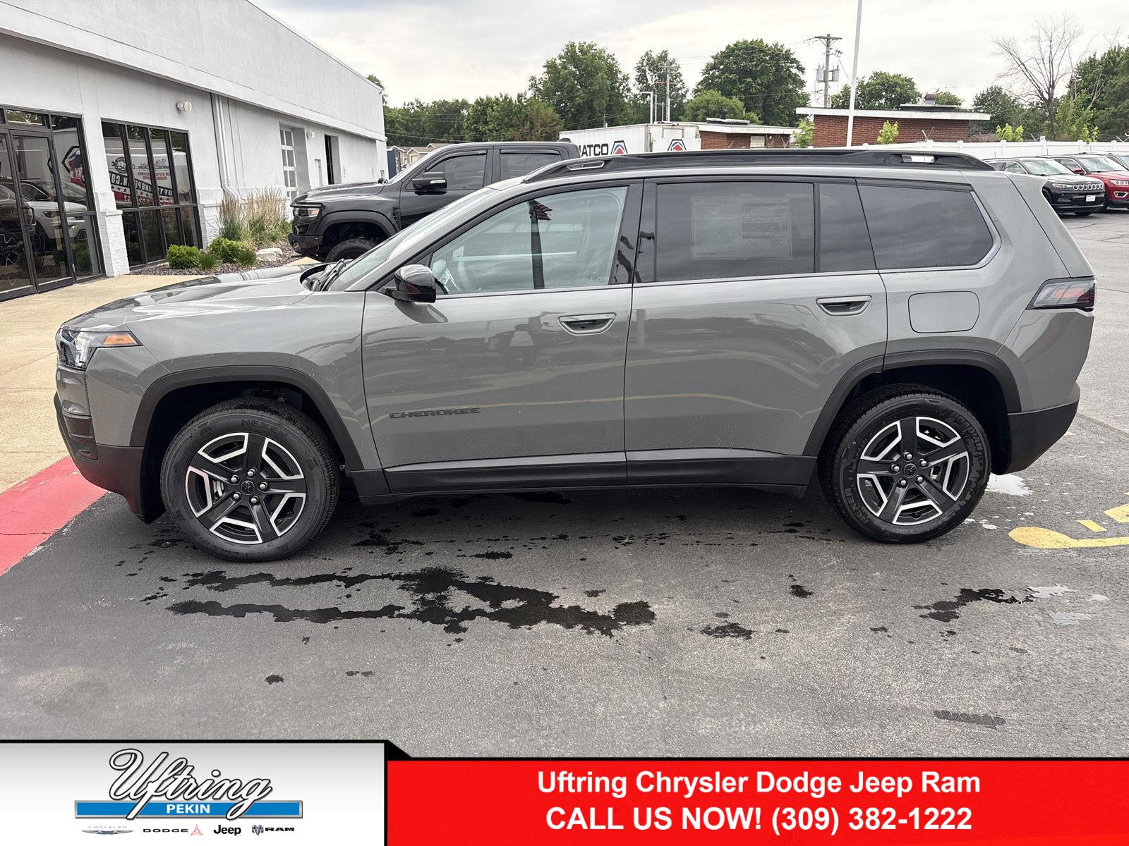 Sting-Gray Clearcoat 2026 Jeep Cherokee Laredo 4WD SUV / Crossover Four-Wheel Drive Automatic