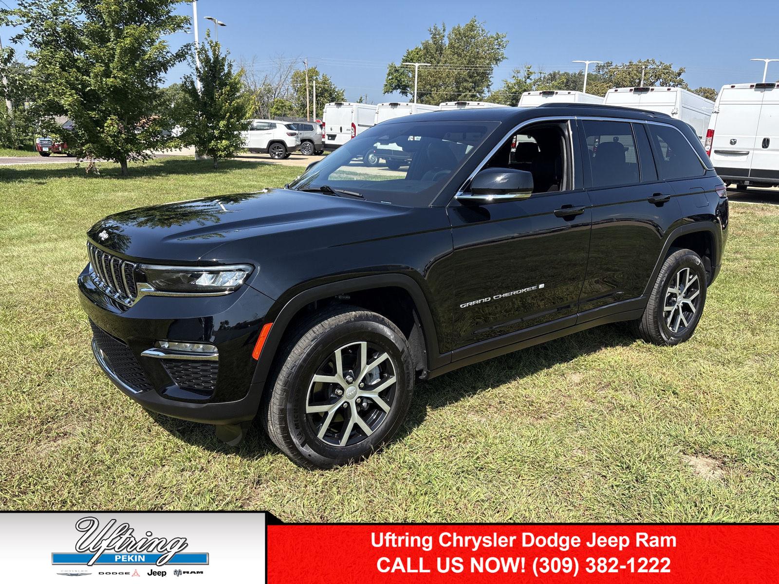 Diamond Black Crystal Pearlcoat 2024 Jeep Grand Cherokee SUV / Crossover Four-Wheel Drive 8-Speed Automatic