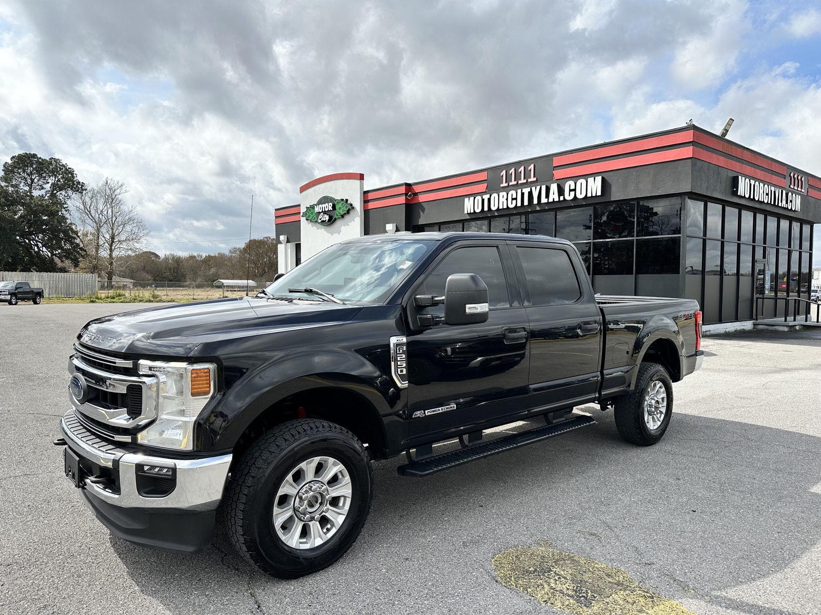 Agate Black Metallic 2021 Ford F-250 Super Duty XLT Crew Cab 4WD Pickup Truck Four-Wheel Drive 6-Speed Automatic