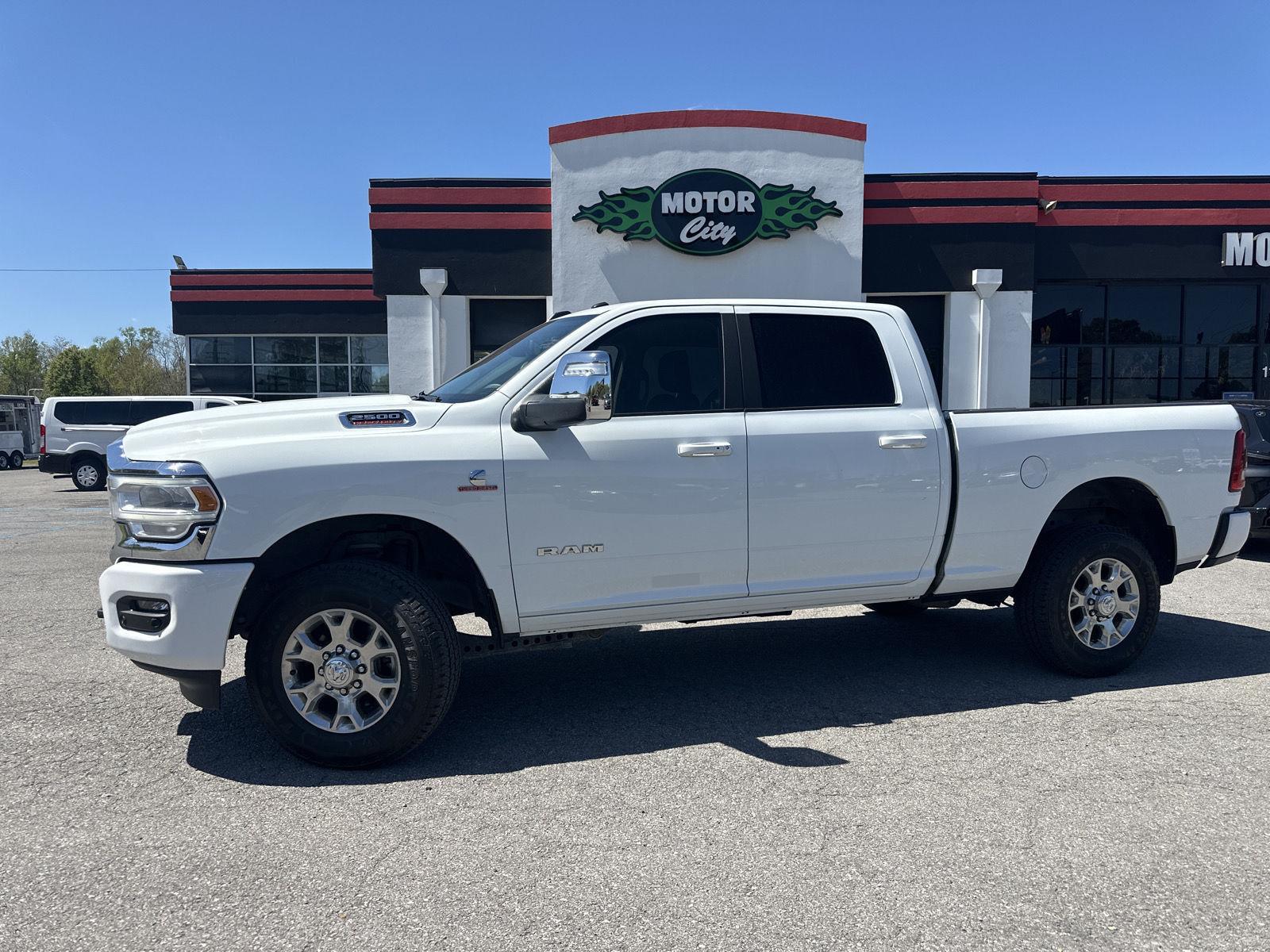 Bright White Clearcoat 2024 RAM 2500 Laramie Crew Cab 4WD Pickup Truck Four-Wheel Drive 6-Speed Automatic