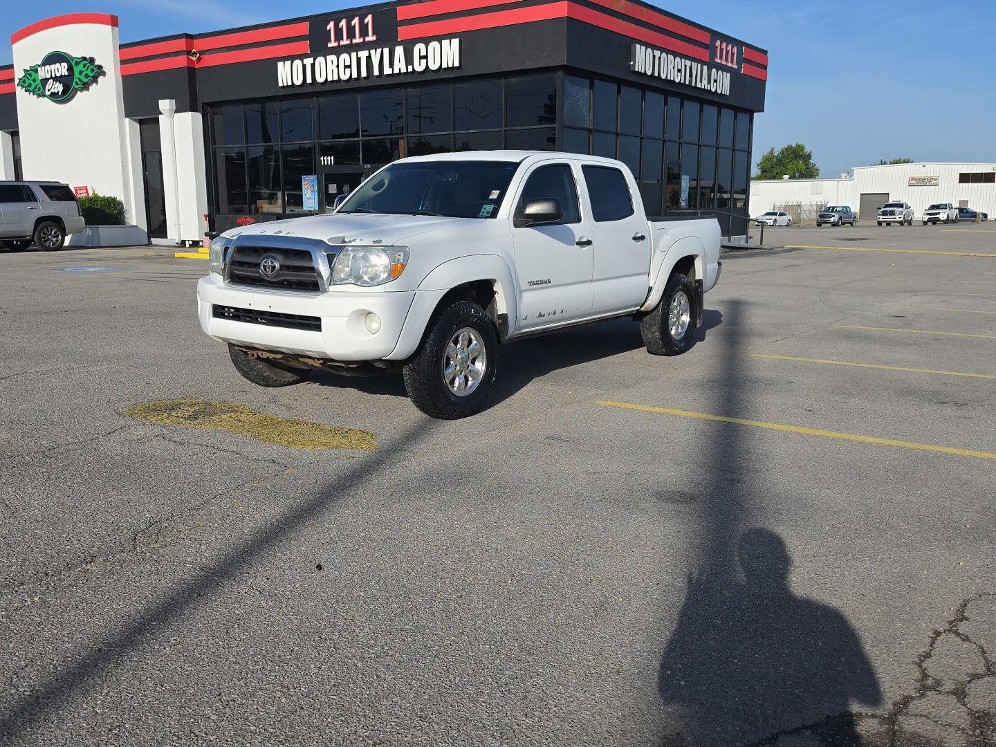Super White 2009 Toyota Tacoma PreRunner Double Cab V6 Pickup Truck 4X2 Automatic