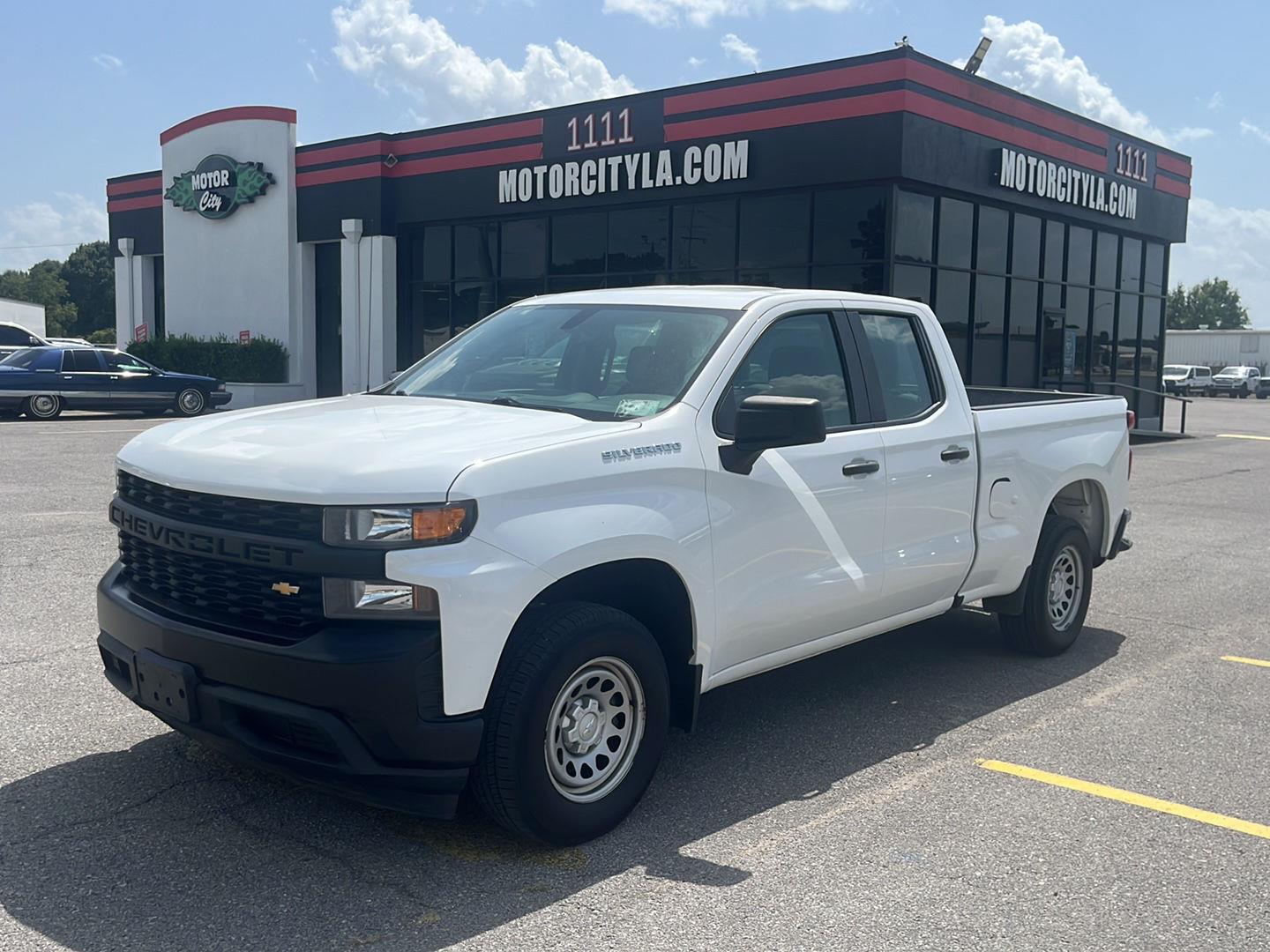 Summit White 2019 Chevrolet Silverado 1500 Pickup Truck 4X2 6-Speed Automatic