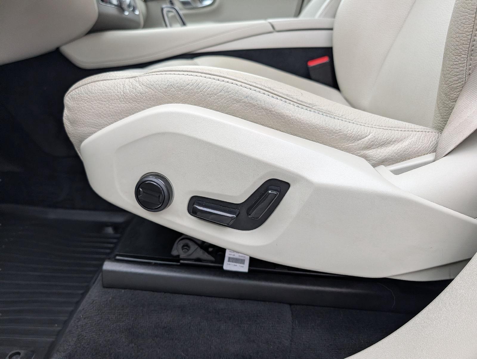 2023 Volvo XC90 Plus - Photo 10