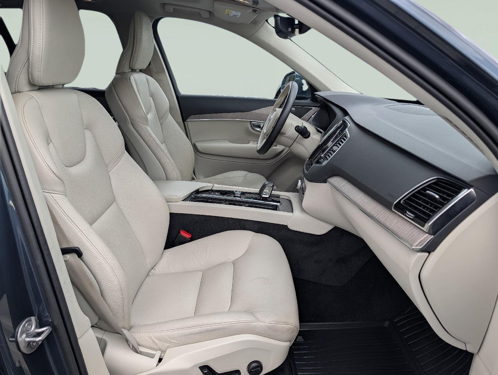 2023 Volvo XC90 Plus - Photo 19