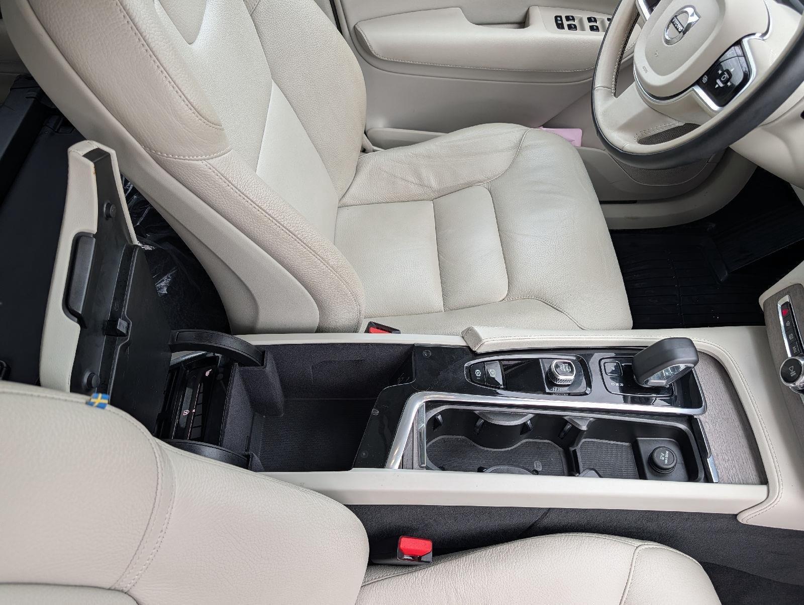 2023 Volvo XC90 Plus - Photo 21