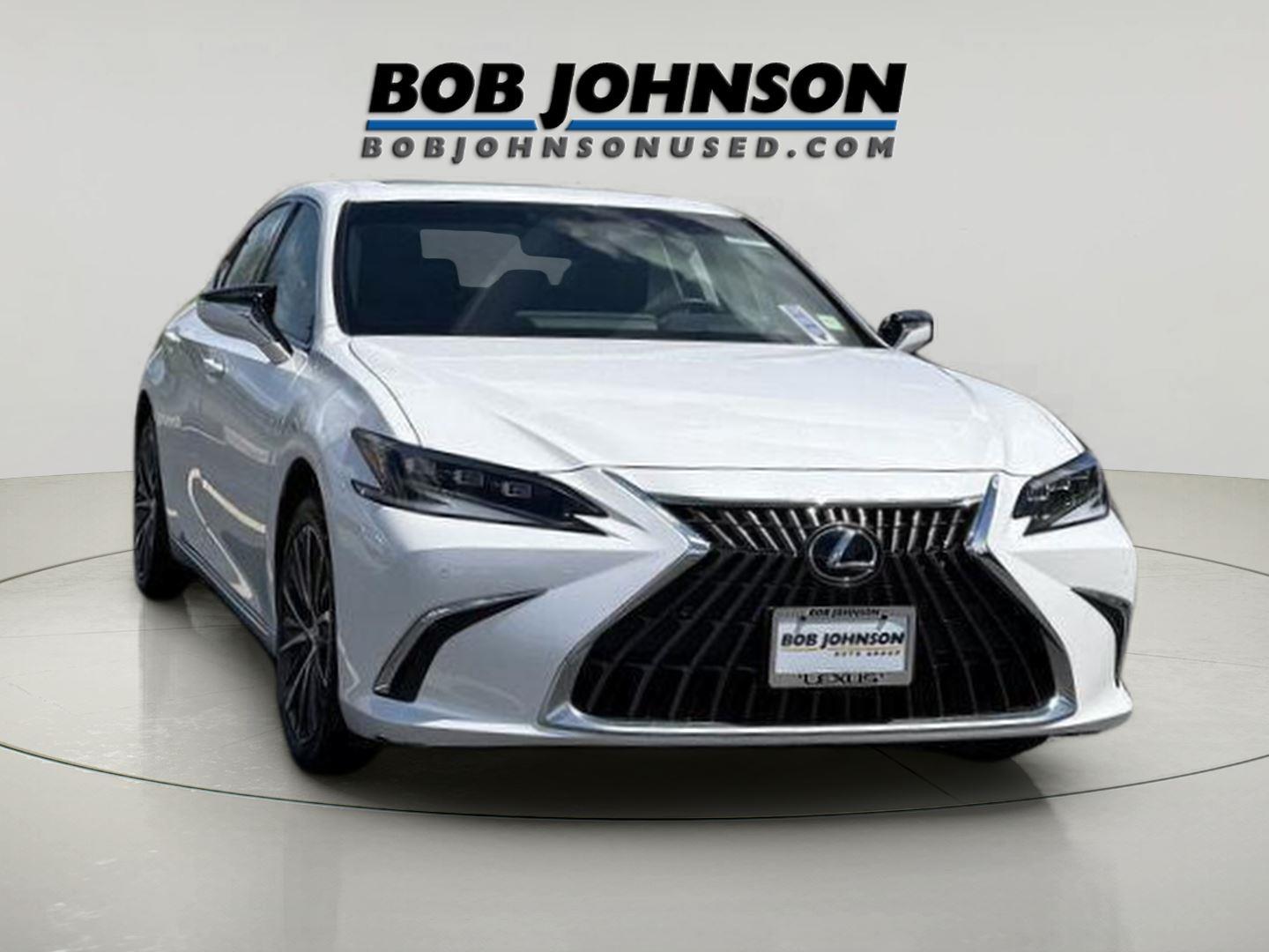 2024 Lexus ES 300h 300h's photo