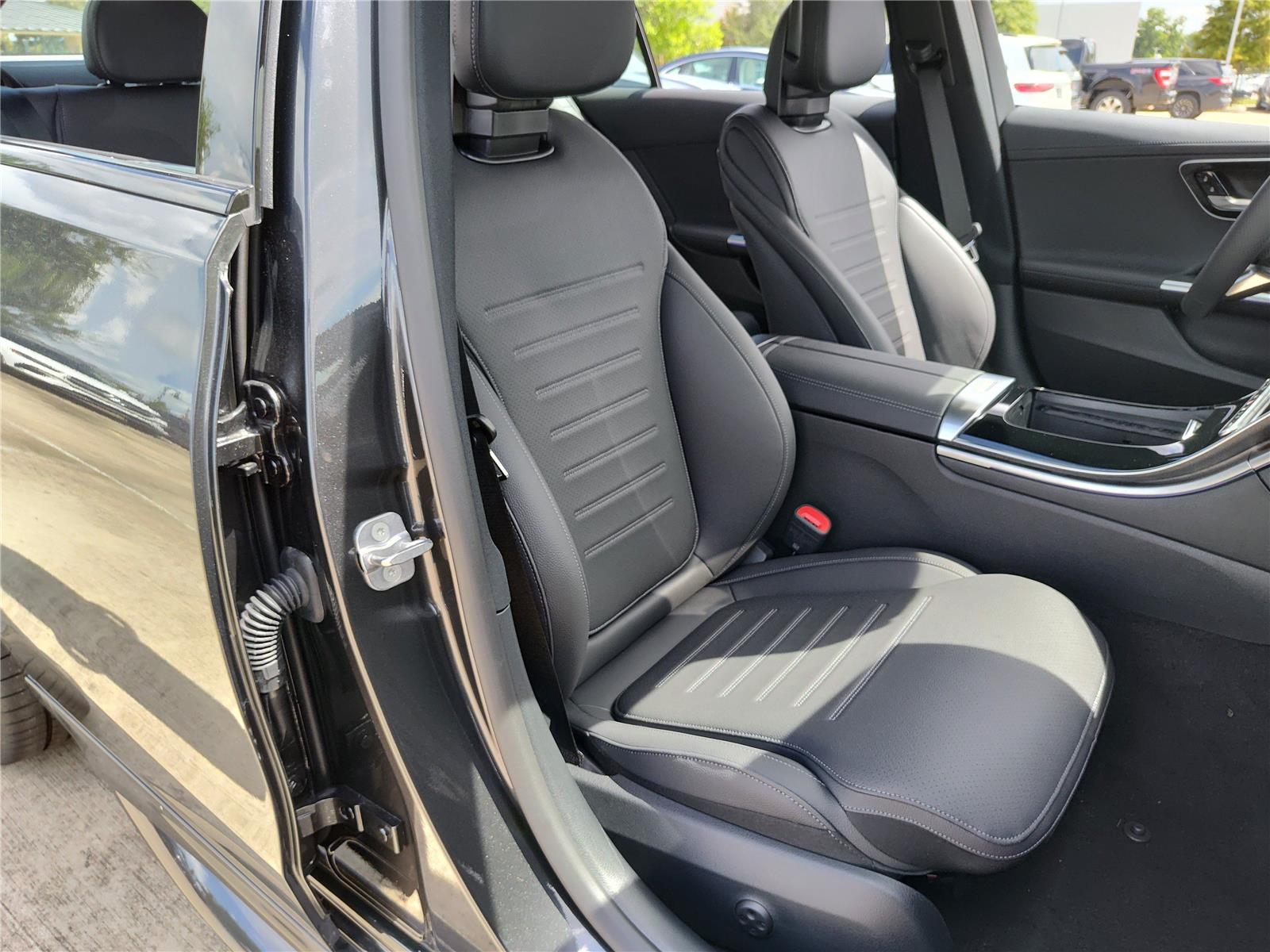 2025 Mercedes-Benz C-Class Sedan C 300 - Photo 12