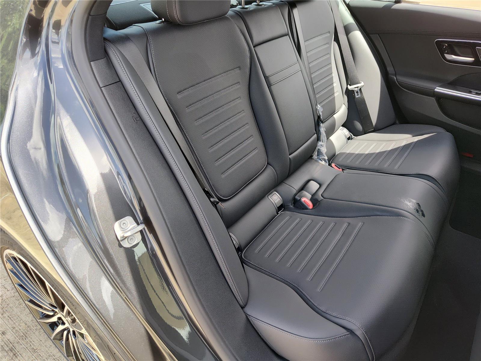 2025 Mercedes-Benz C-Class Sedan C 300 - Photo 13