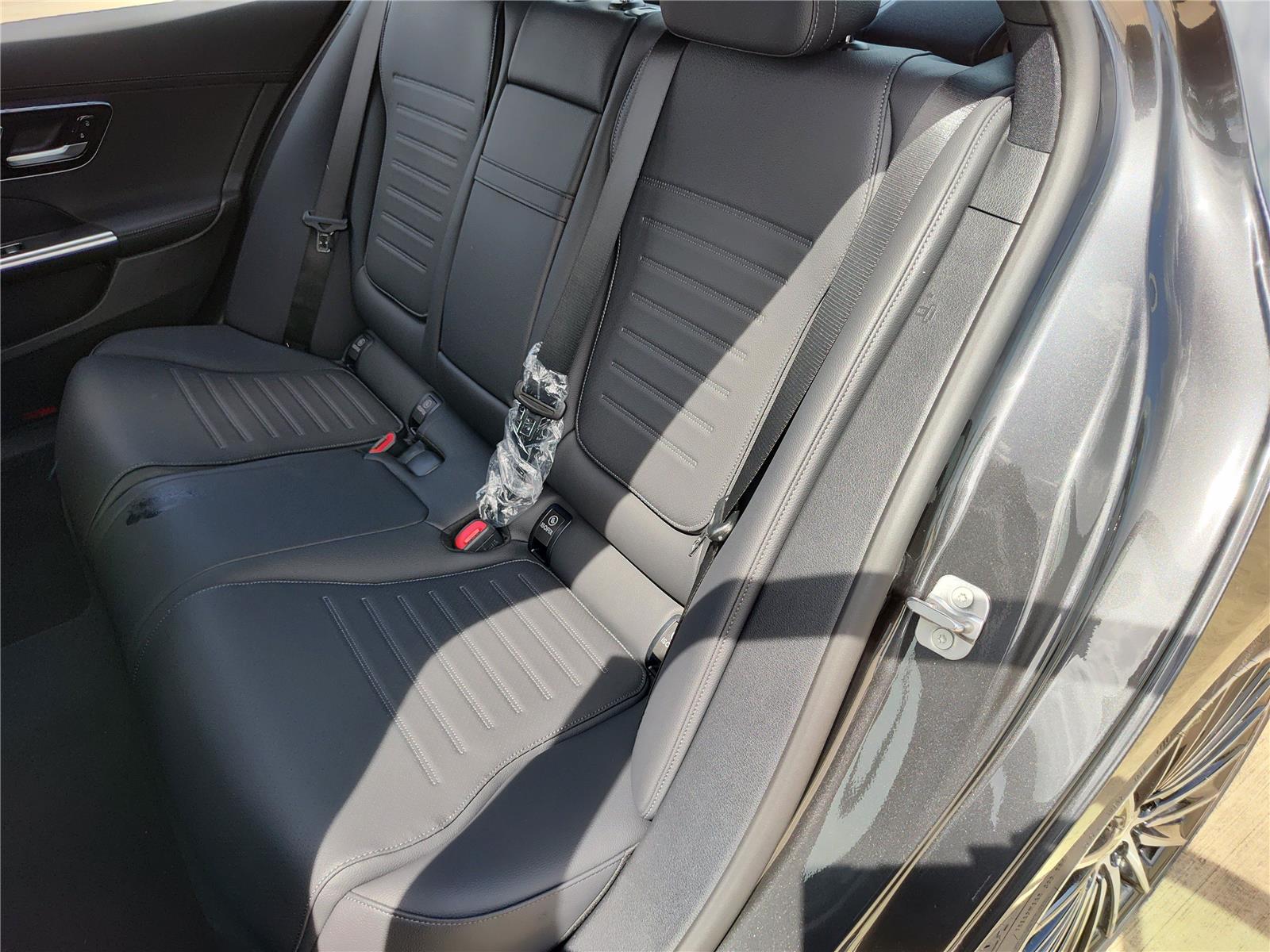 2025 Mercedes-Benz C-Class Sedan C 300 - Photo 14