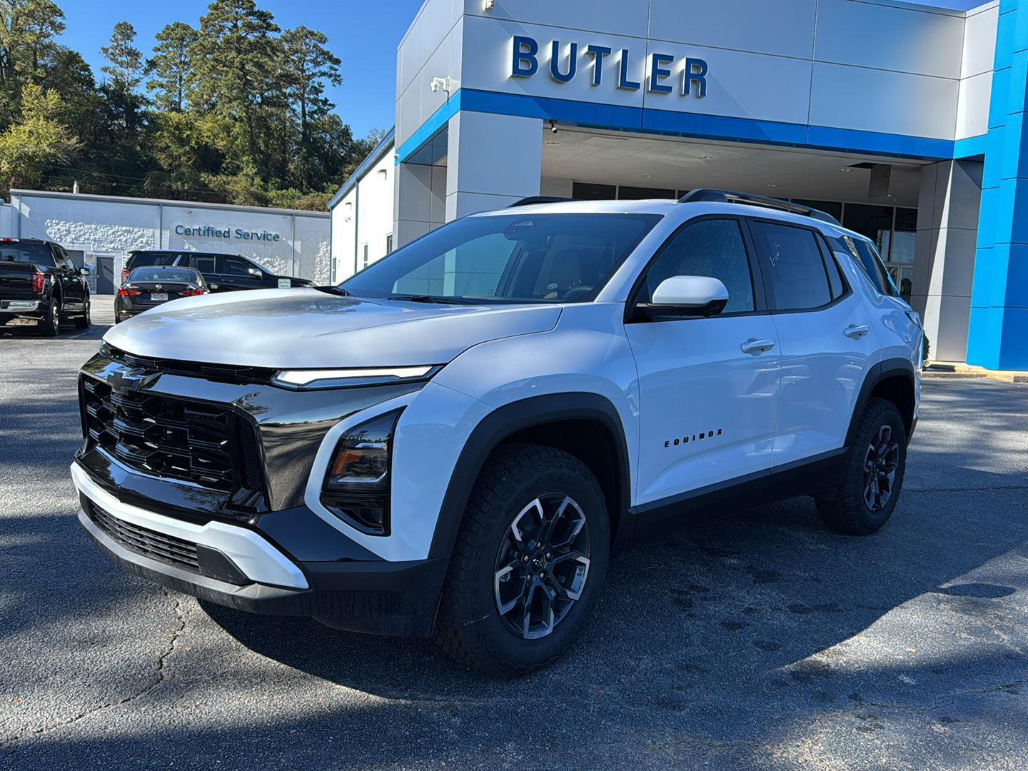 New 2026 Polar White Tricoat Chevrolet FWD ACTIV image 2